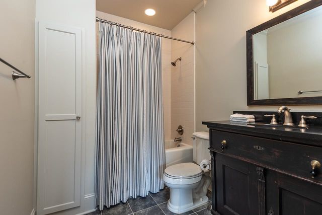 1244 CHERBOURG LN, Memphis, TN 38120