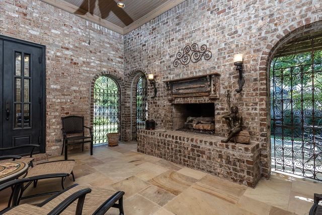 1244 CHERBOURG LN, Memphis, TN 38120