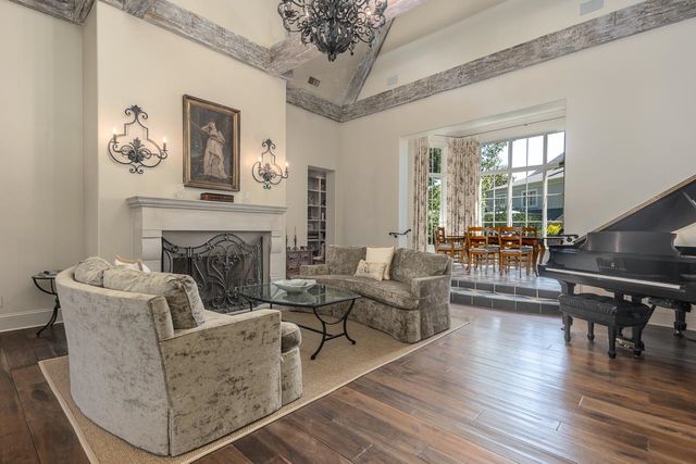 1244 CHERBOURG LN, Memphis, TN 38120