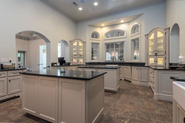 1244 CHERBOURG LN, Memphis, TN 38120