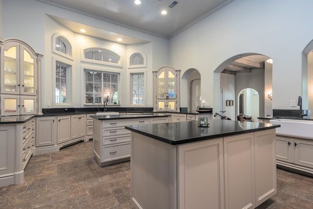 1244 CHERBOURG LN, Memphis, TN 38120