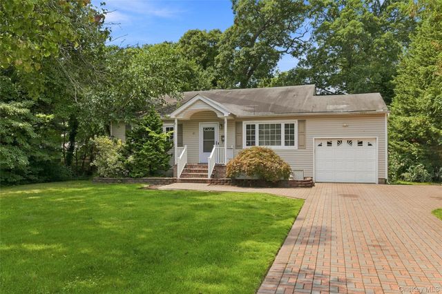 27 S Ketcham Avenue, Amityville, NY 11701