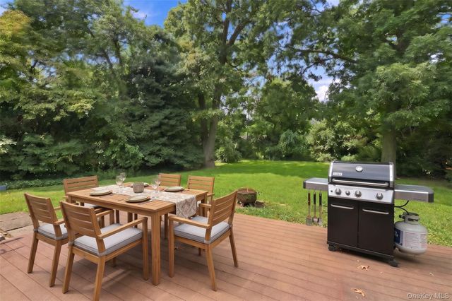 27 S Ketcham Avenue, Amityville, NY 11701