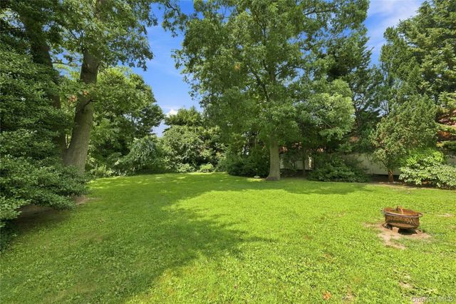 27 S Ketcham Avenue, Amityville, NY 11701
