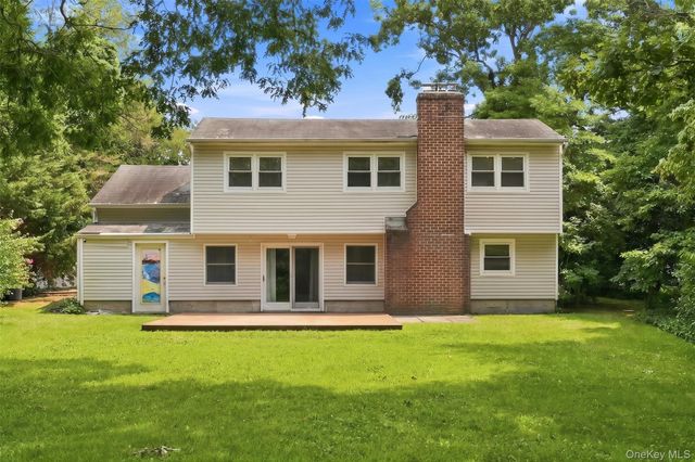 27 S Ketcham Avenue, Amityville, NY 11701