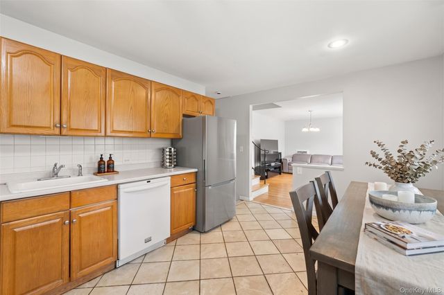 27 S Ketcham Avenue, Amityville, NY 11701