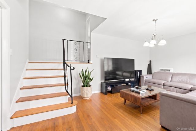27 S Ketcham Avenue, Amityville, NY 11701