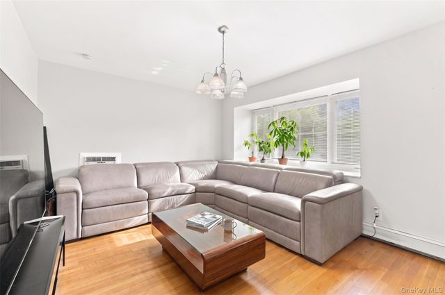 27 S Ketcham Avenue, Amityville, NY 11701