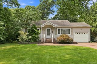 27 S Ketcham Avenue, Amityville, NY 11701