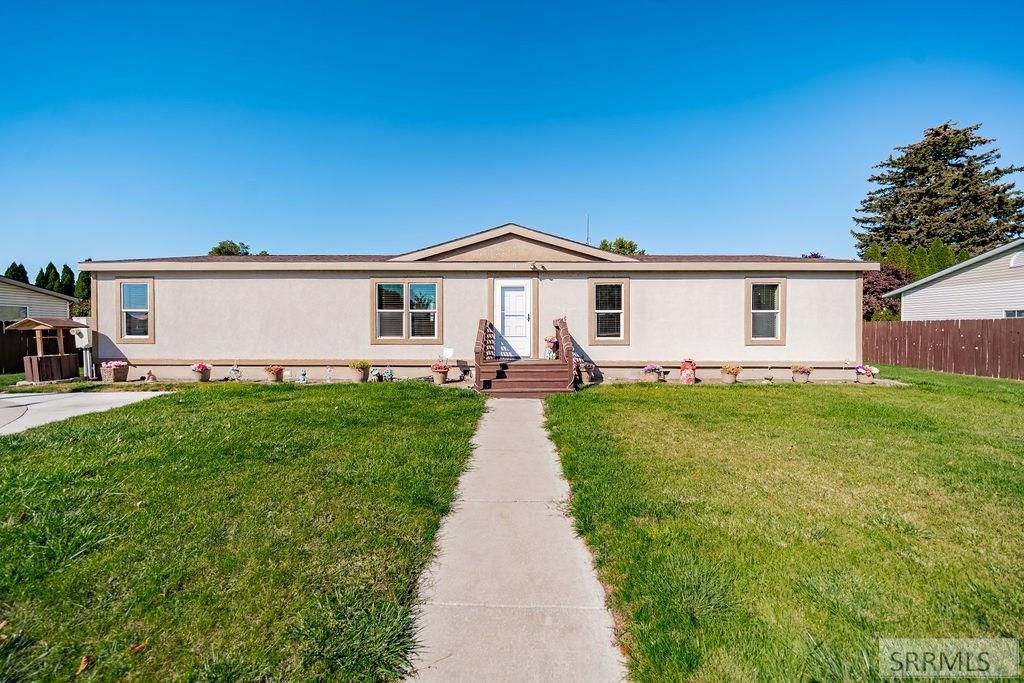 Image 2 of property listing at 541 Knox Street, Blackfoot, ID 83221