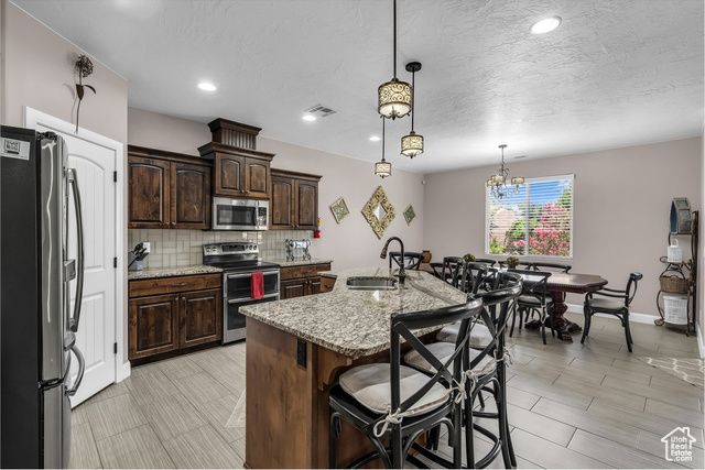 3334 W 2700 S, Hurricane, UT 84737