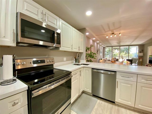 3010 N Course Dr 209, Pompano Beach, FL 33069