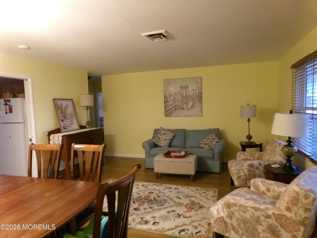 381B Chatham Court, Lakewood, NJ 08701