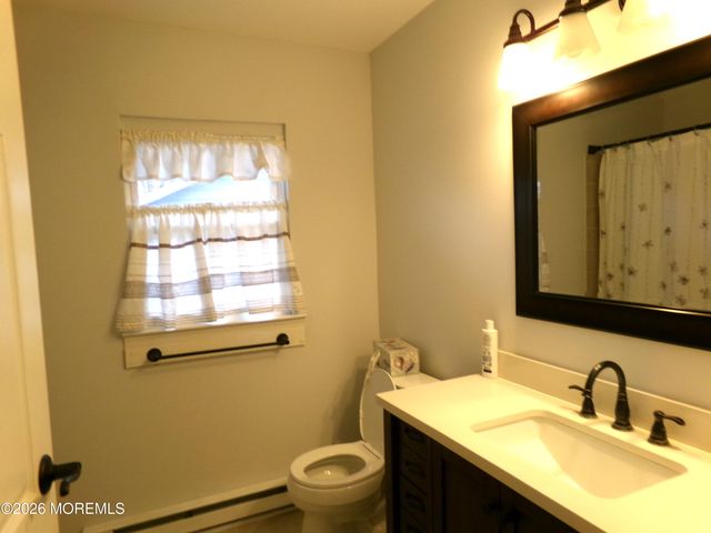 381B Chatham Court, Lakewood, NJ 08701