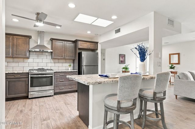 10011 W PRAIRIE HILLS Circle, Sun City, AZ 85351