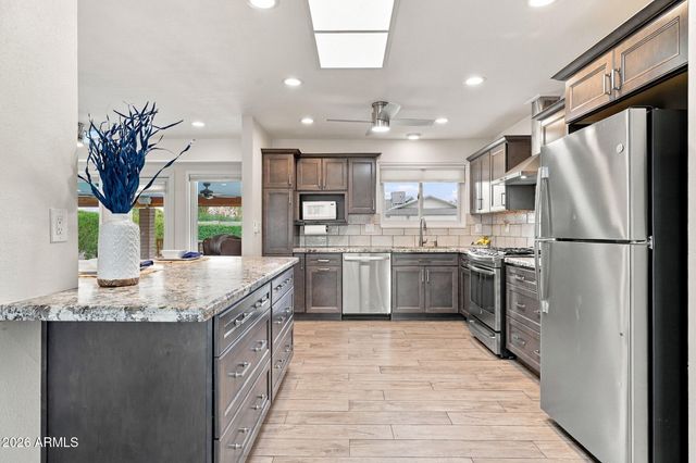 10011 W PRAIRIE HILLS Circle, Sun City, AZ 85351
