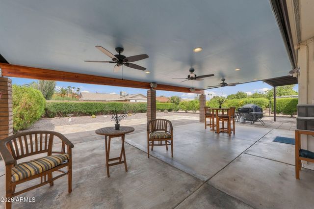 10011 W PRAIRIE HILLS Circle, Sun City, AZ 85351