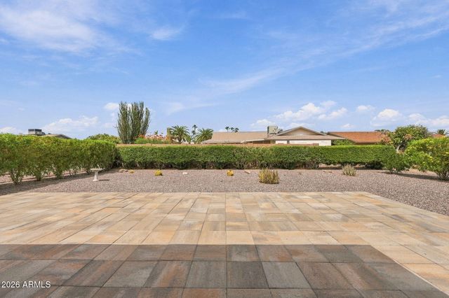 10011 W PRAIRIE HILLS Circle, Sun City, AZ 85351