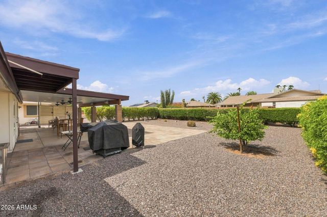 10011 W PRAIRIE HILLS Circle, Sun City, AZ 85351
