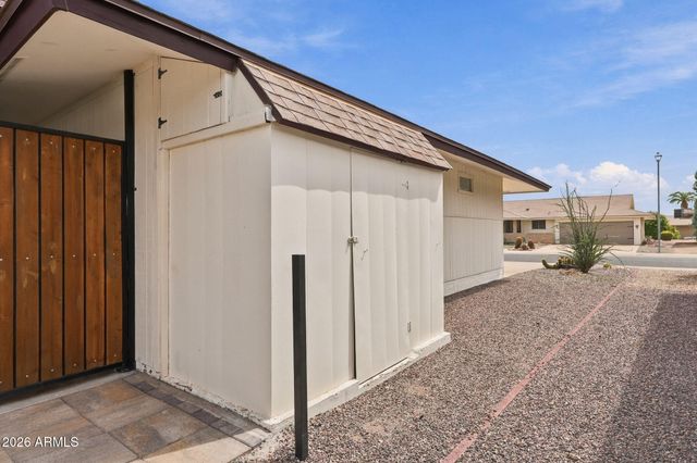 10011 W PRAIRIE HILLS Circle, Sun City, AZ 85351