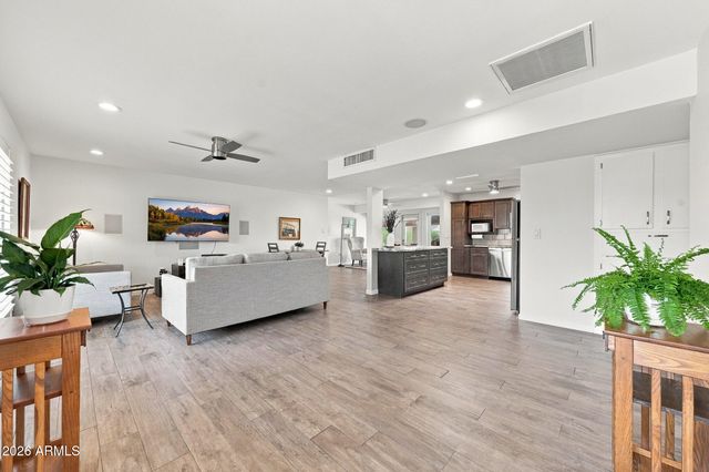 10011 W PRAIRIE HILLS Circle, Sun City, AZ 85351