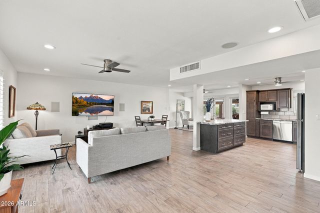 10011 W PRAIRIE HILLS Circle, Sun City, AZ 85351
