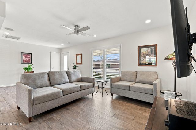 10011 W PRAIRIE HILLS Circle, Sun City, AZ 85351