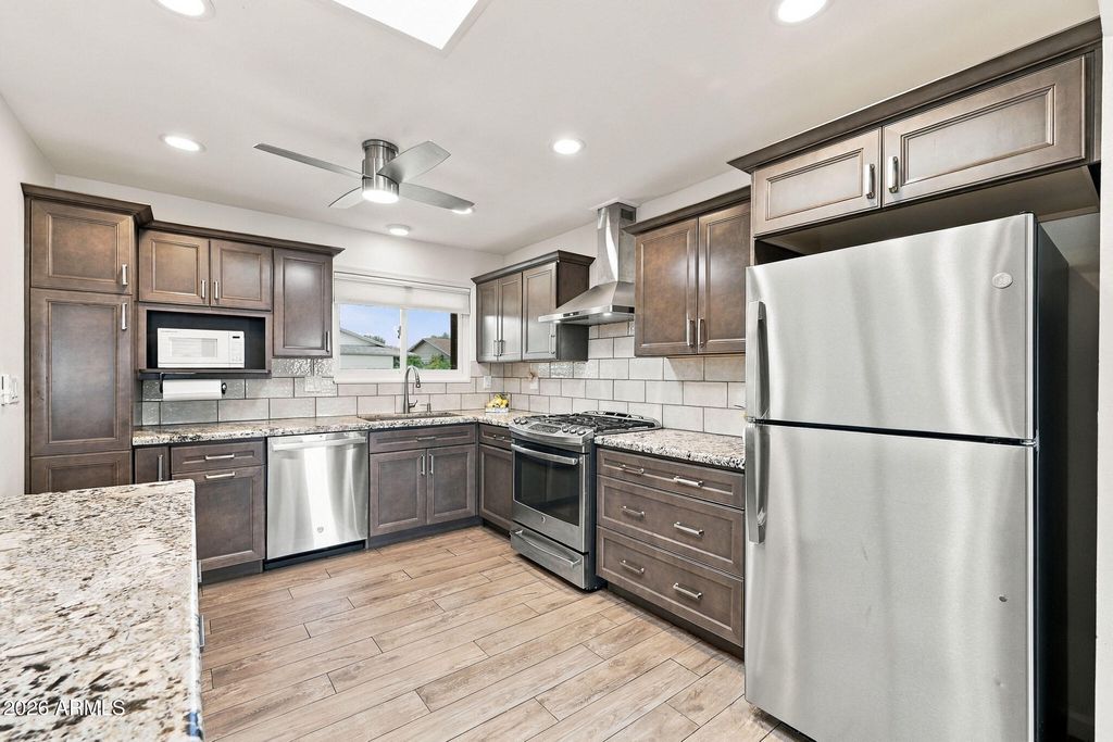 10011 W PRAIRIE HILLS Circle, Sun City, AZ 85351 — photo 4