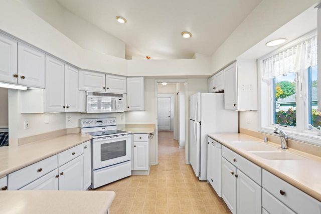 W175N8080 Robin CIRCLE, Menomonee Falls, WI 53051