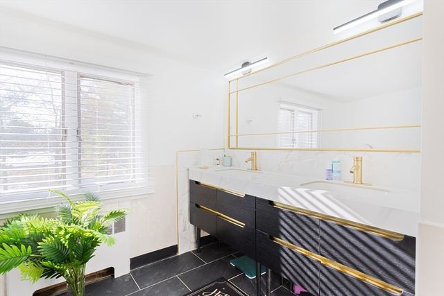 26 Beulah St, Framingham, MA 01701