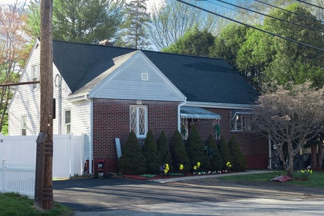 26 Beulah St, Framingham, MA 01701