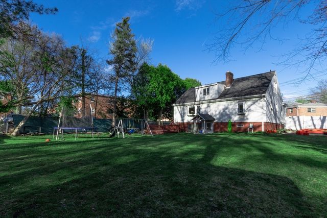 26 Beulah St, Framingham, MA 01701