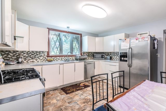 26 Beulah St, Framingham, MA 01701