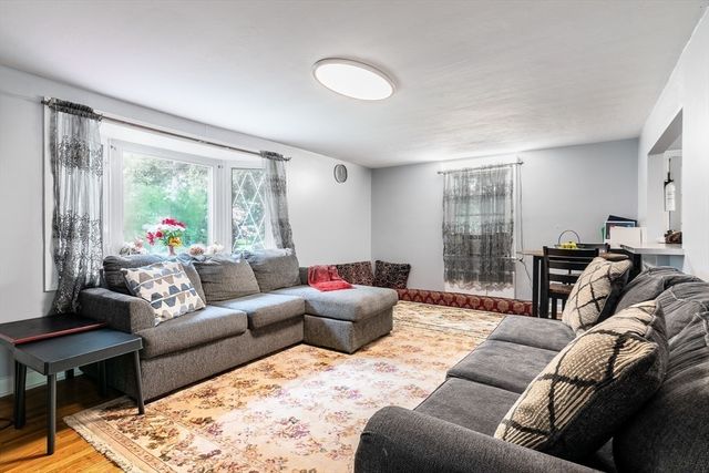 26 Beulah St, Framingham, MA 01701