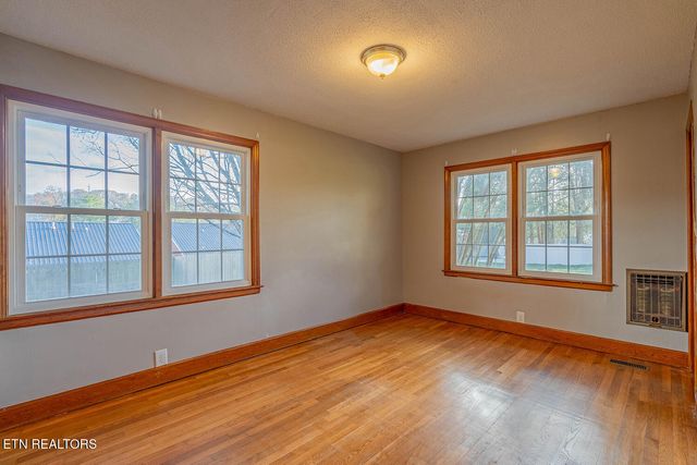 5904 New Beaver Creek Drive, Knoxville, TN 37931