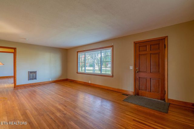 5904 New Beaver Creek Drive, Knoxville, TN 37931