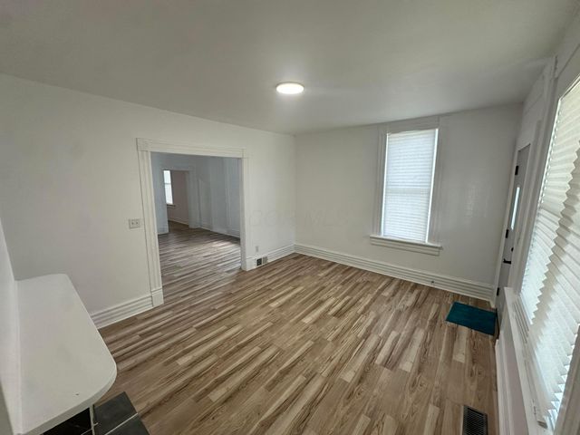38 E Innis Avenue, Columbus, OH 43207