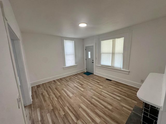 38 E Innis Avenue, Columbus, OH 43207
