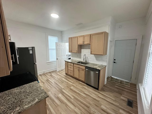 38 E Innis Avenue, Columbus, OH 43207