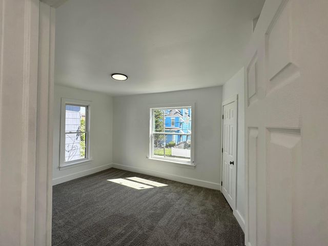 38 E Innis Avenue, Columbus, OH 43207