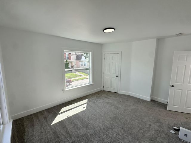 38 E Innis Avenue, Columbus, OH 43207