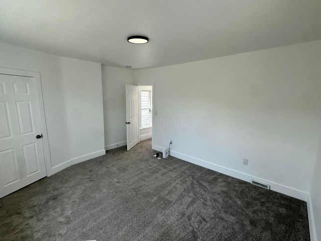 38 E Innis Avenue, Columbus, OH 43207