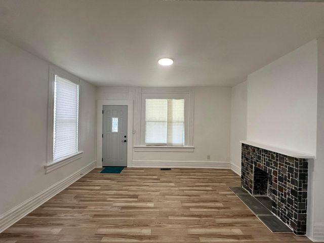 38 E Innis Avenue, Columbus, OH 43207