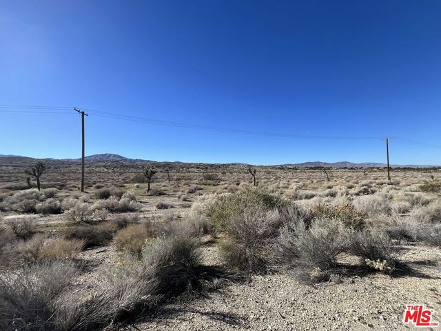 6386 Pearblossom Highway, Palmdale, CA 93552