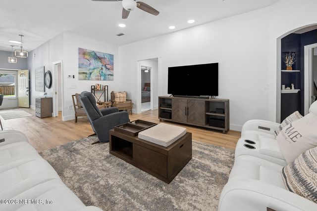 424 JEFFERSON Avenue, Orange Park, FL 32065