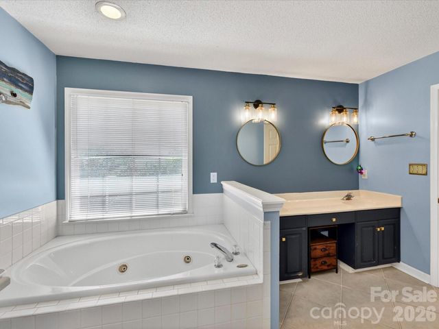 4303 Stonefield Drive, Charlotte, NC 28269