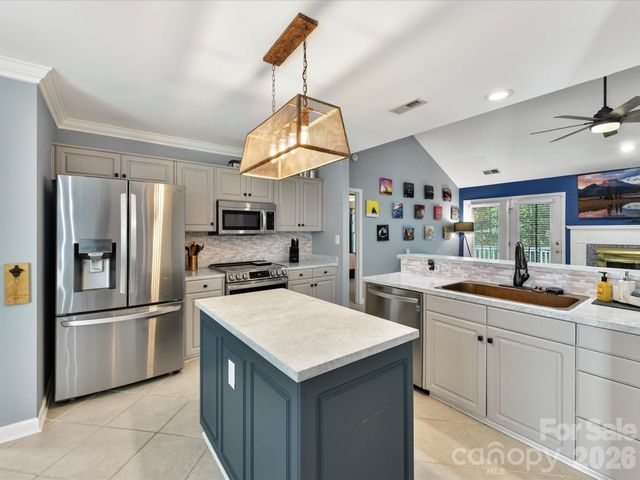 4303 Stonefield Drive, Charlotte, NC 28269