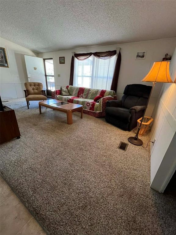 Image 4 of property listing at 22830 SW 118TH PLACE, Dunnellon, FL 34431