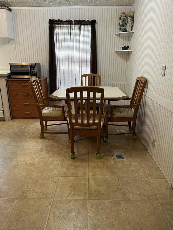 Image 10 of property listing at 22830 SW 118TH PLACE, Dunnellon, FL 34431