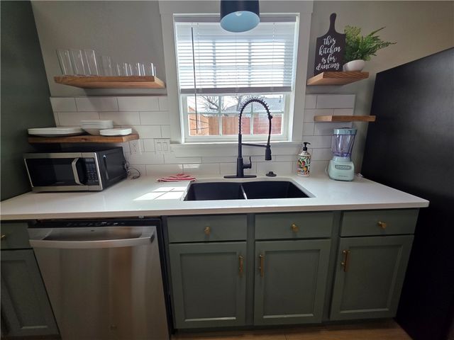 2402 SE Jayel Terrace 1, Bentonville, AR 72712